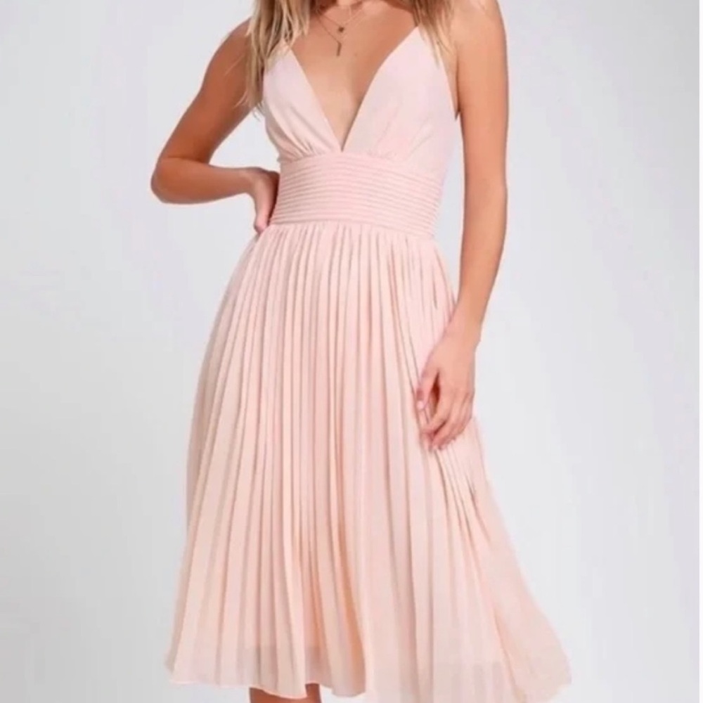 Lulu’s Midi Cross Back Sleeveless Dress Wedding or Garden Party in Blush Pink